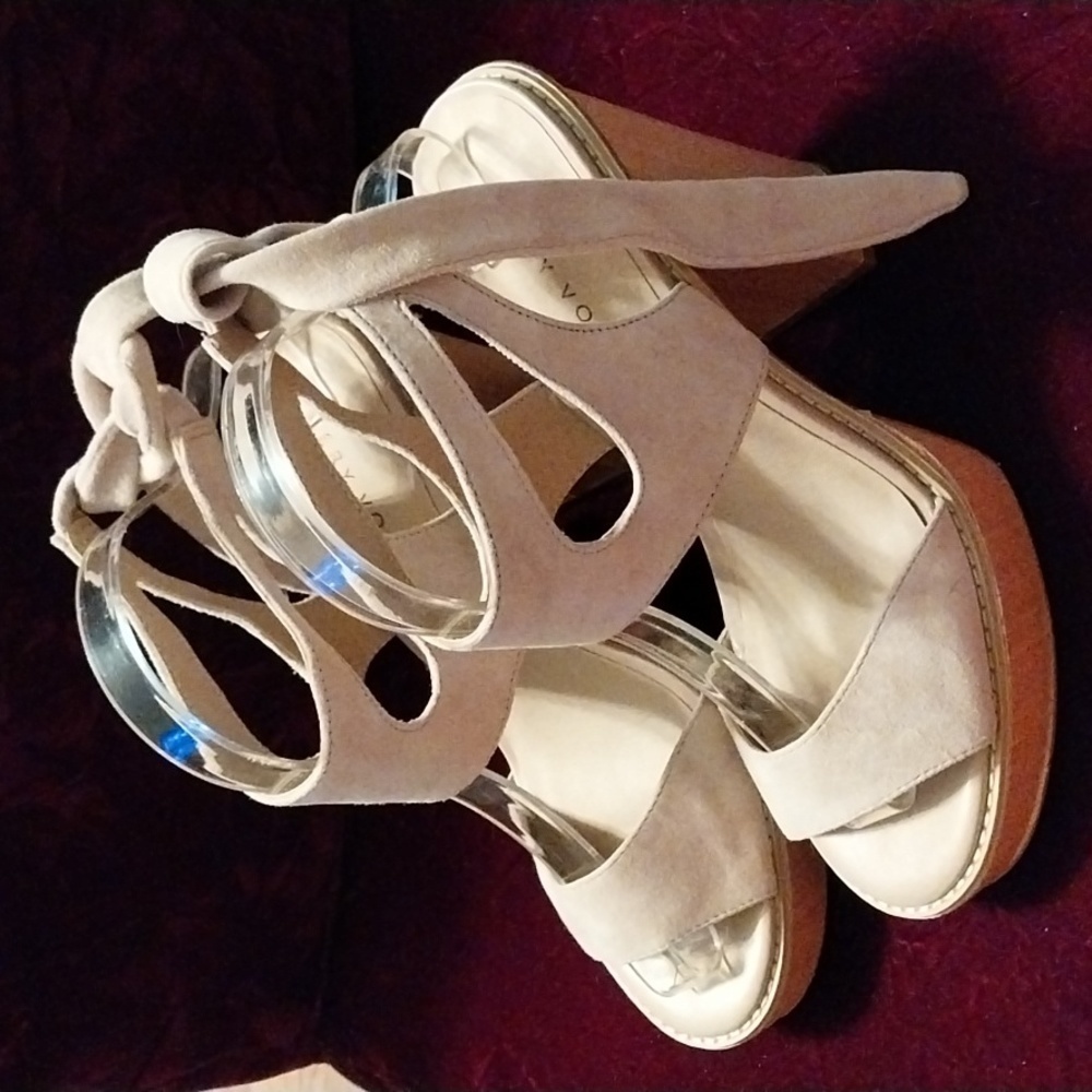 VERY Volatile 5.5" heel ankle tie leather suede platform sandals 9